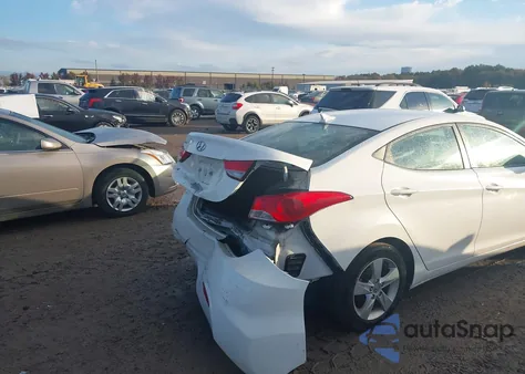 2013 Hyundai Elantra Gls z USA, uszkodzony, nr VIN 5NPDH4AE4DH360764